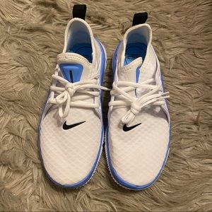 nike tennis shoes